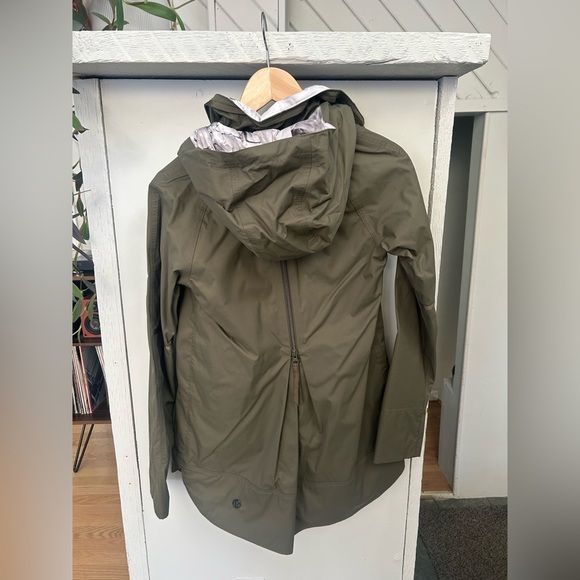 Lululemon Fo Drizzle Jacket - Picture 1 of 2